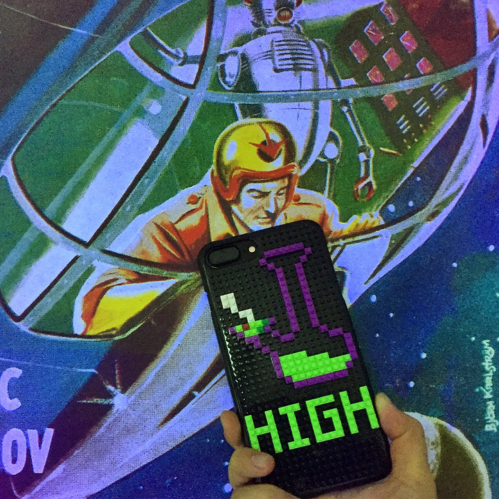 8-BIT STONER MOBILE PHONE CASE